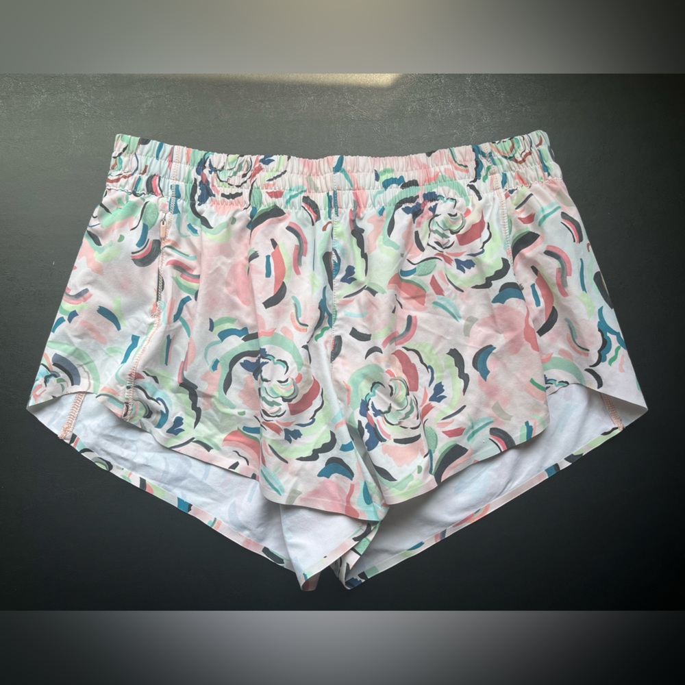 Athleta Hustle 3” Shorts, Floral Print, Size Medium